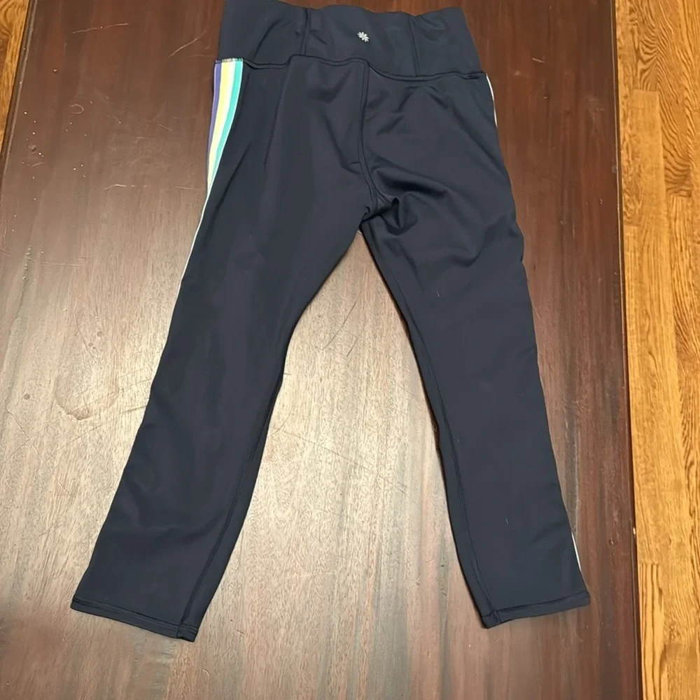 Athleta navy blue women’s capris size XS